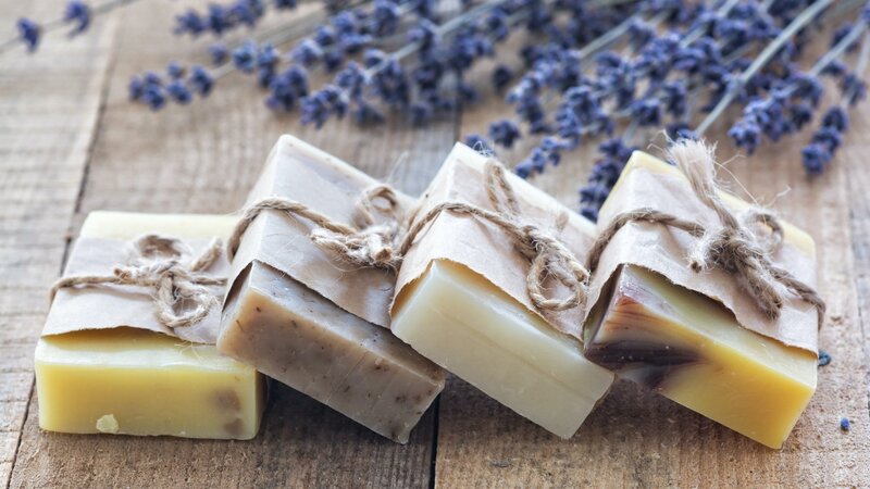 Duftseife selbstgemacht: Mit ätherischen Ölen Seife herstellen