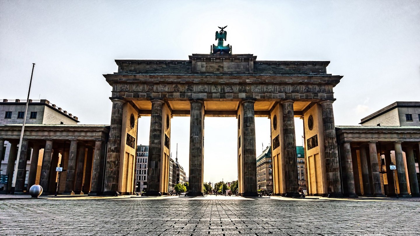 Das Bild zeigt das Brandenburger Tor in Berlin.