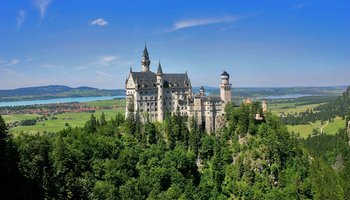 Das Bild zeigt das Schloss Neuschwanstein im Allgäu.